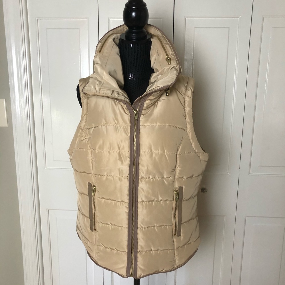 H&M puffer vest size L beige hoodie